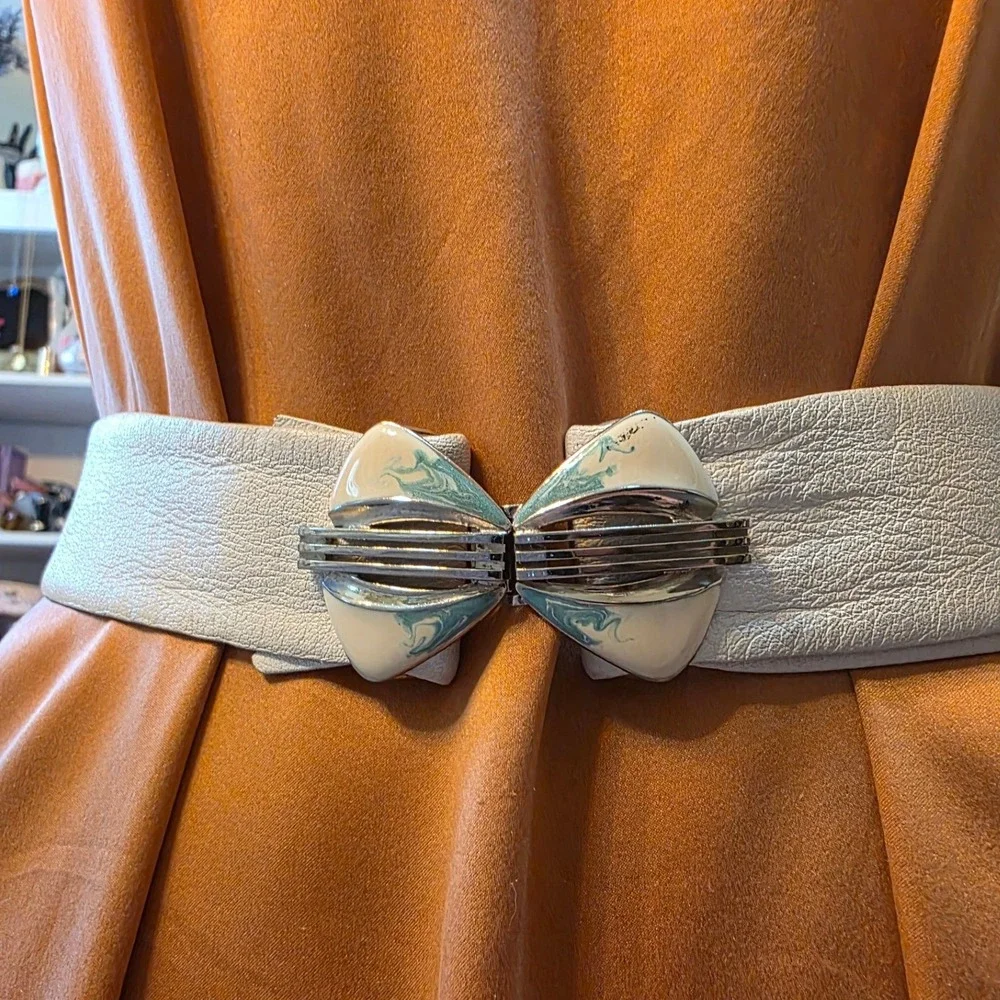 Unbranded vintage cream